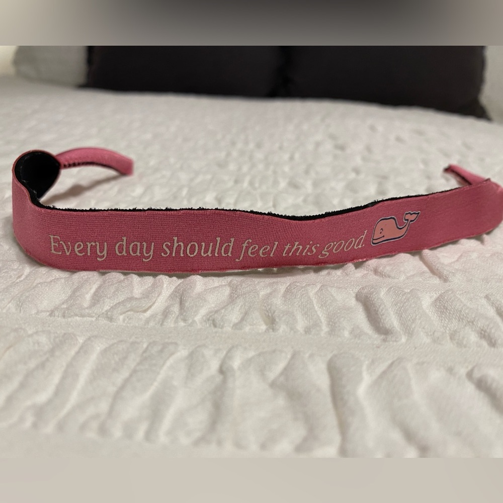 Vineyard Vines Pink “every day should feel this good” sunglasses Croakie